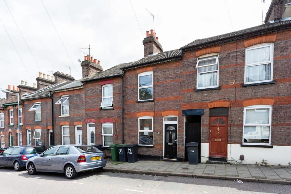Ashton House - Stylish 2 Bedroom House, Close To Luton Town Center & Airport Zewnętrze zdjęcie