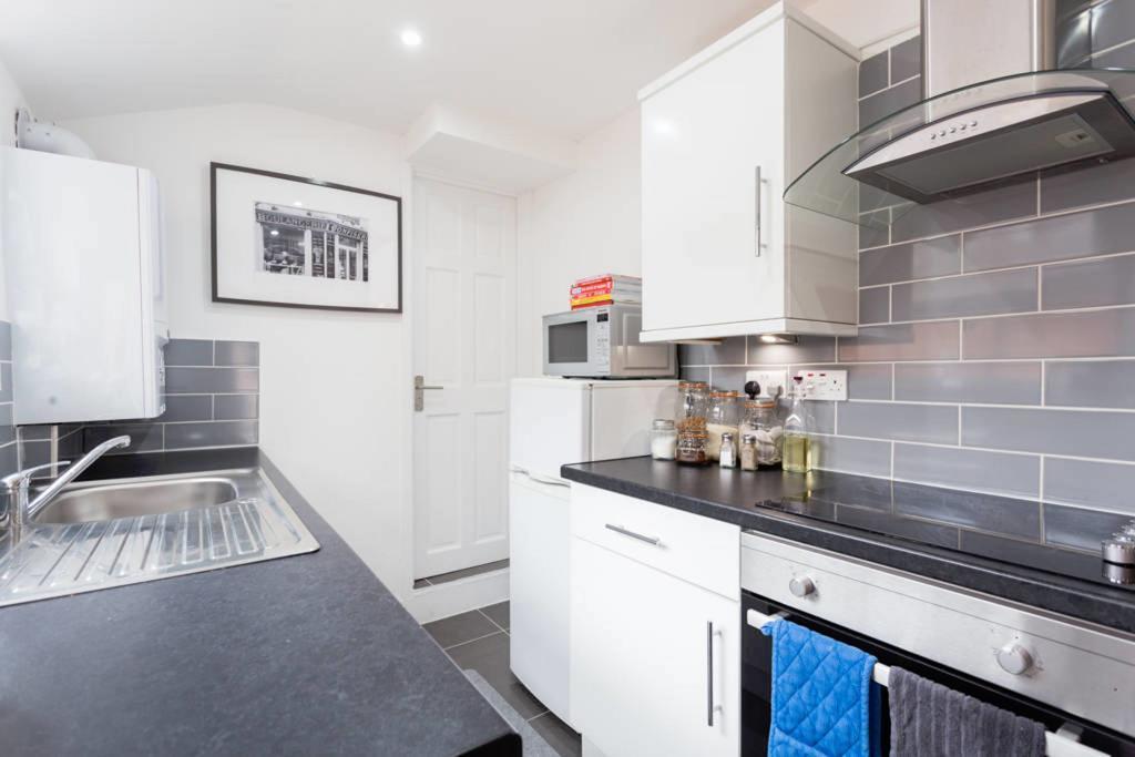 Ashton House - Stylish 2 Bedroom House, Close To Luton Town Center & Airport Zewnętrze zdjęcie